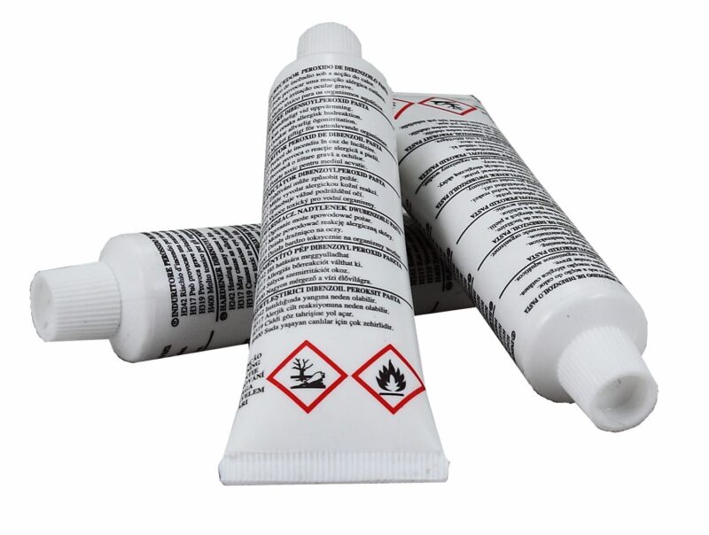 Utwardzacz do kleju poliestrowego 50g